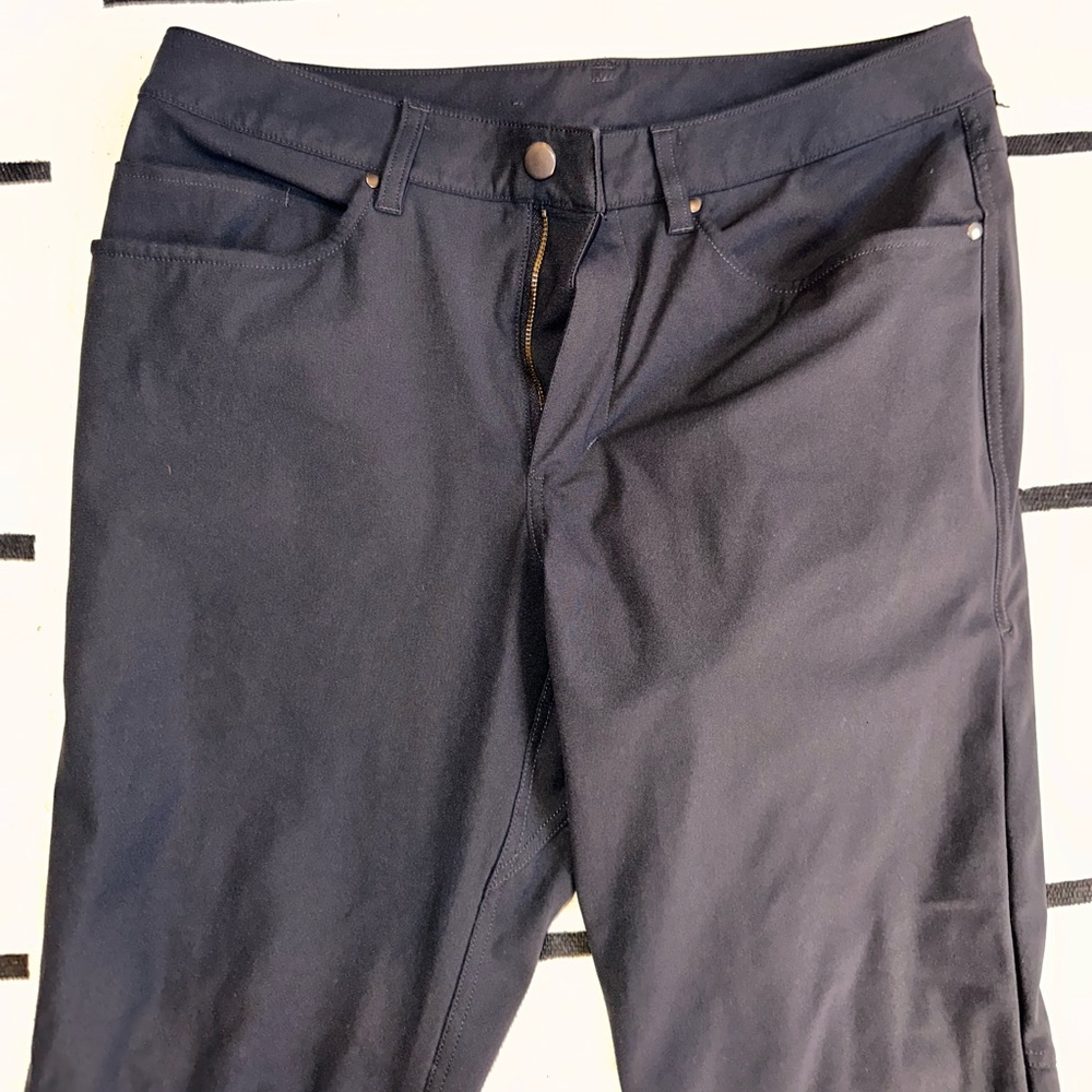 Lululemon ABC Slim warpstreme pants 32 waist, 30 Length. Obsidian color. EUC.